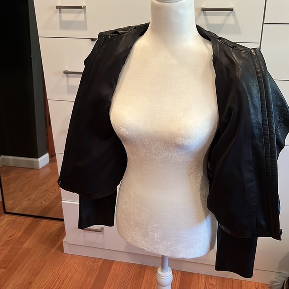 Diane Von Furstenberg leather jacket with ruffle detail - Picture 5 of 7